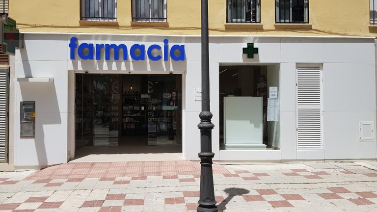 Se vería la fachada de la farmacia 